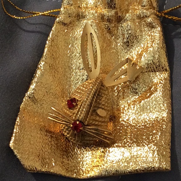 Vintage Sarah Coventry Rhinestone Winking Bunny Pi - Picture 2 of 8